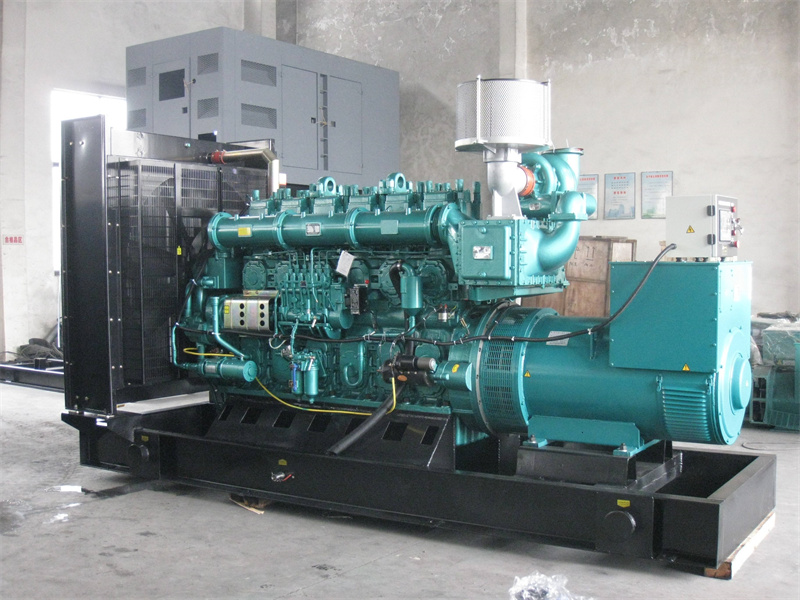云霄200KW 柴油发电机的油耗是多少？