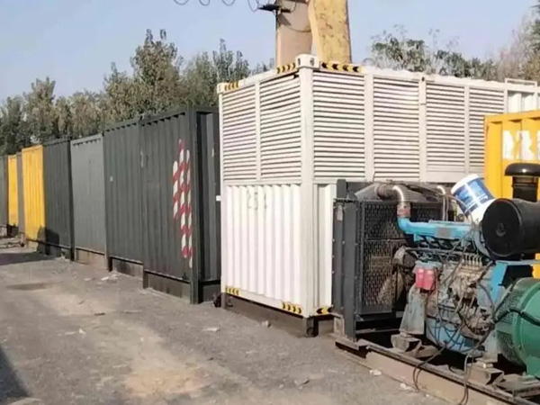 云霄200KW柴油发电机机组每小时油耗是多少？